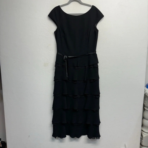 Liz Claiborne Dresses & Skirts - Liz Claiborne Tiered Dress Black 12 Lace MIDI